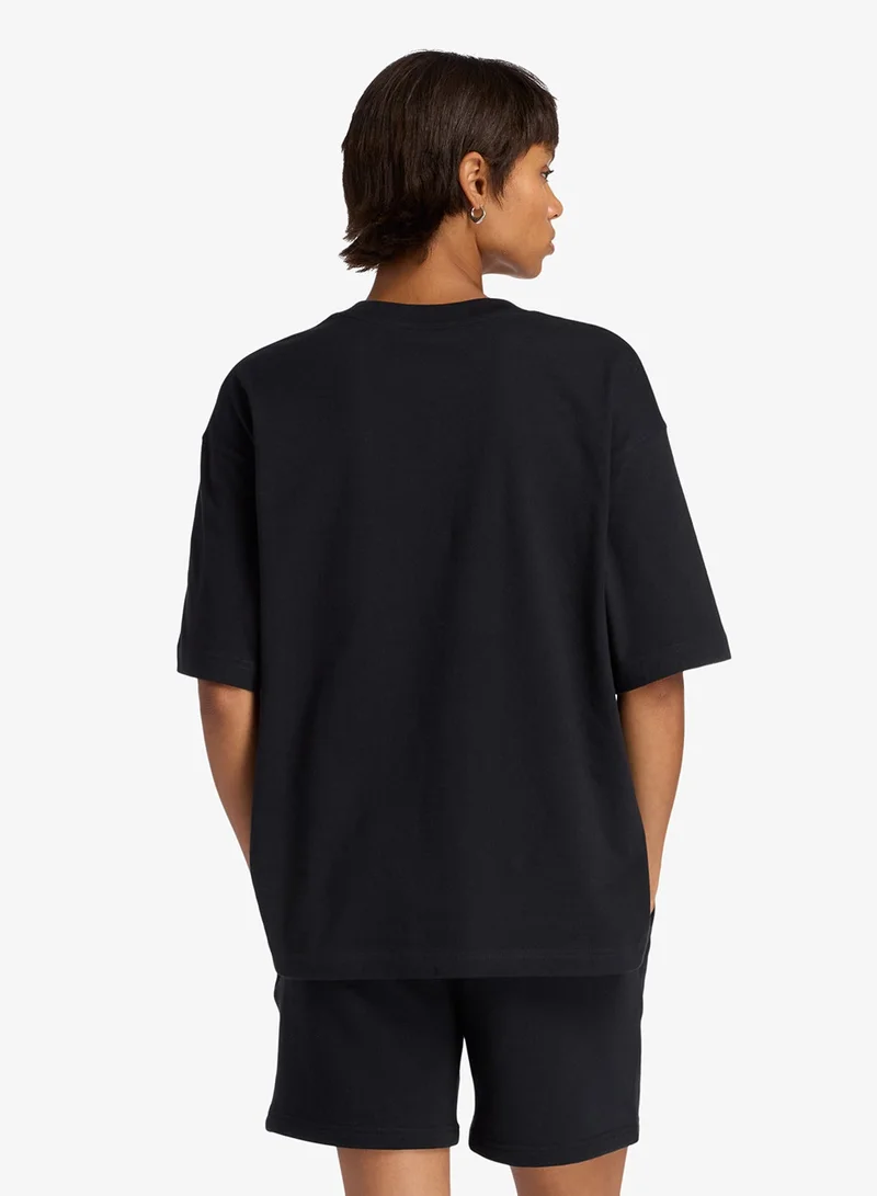 New Balance Graphic Oversized T-Shirt